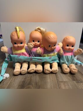 Vintage 1993 Magic Nursery Fuss n Giggle Triplets Doll Mattel, extra doll WORKS